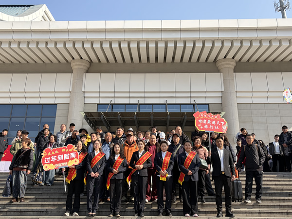 春節(jié)期間不打烊引客入隴人氣旺——隴南市隴運(yùn)集團(tuán)“引客入隴”喜迎新春“開門紅”