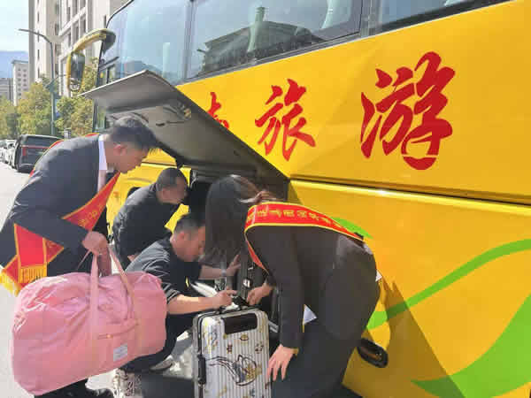 隴南市隴運集團公司組織開展“學雷鋒”志愿服務活動