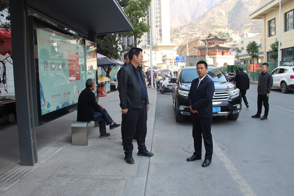 聚焦民生辦實(shí)事 優(yōu)化公交惠民生——隴運(yùn)集團(tuán)黨委書記、董事長馬明喜調(diào)研新開通公交線路